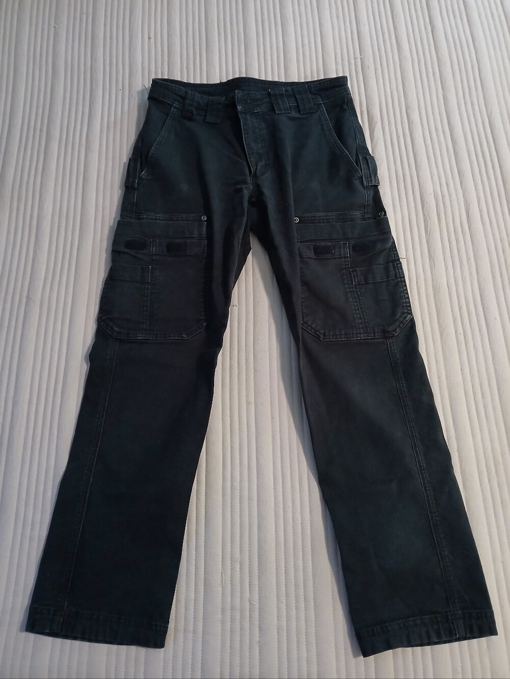 Duluth Trading Co Black Cargo Work Pants with Multiple Pockets